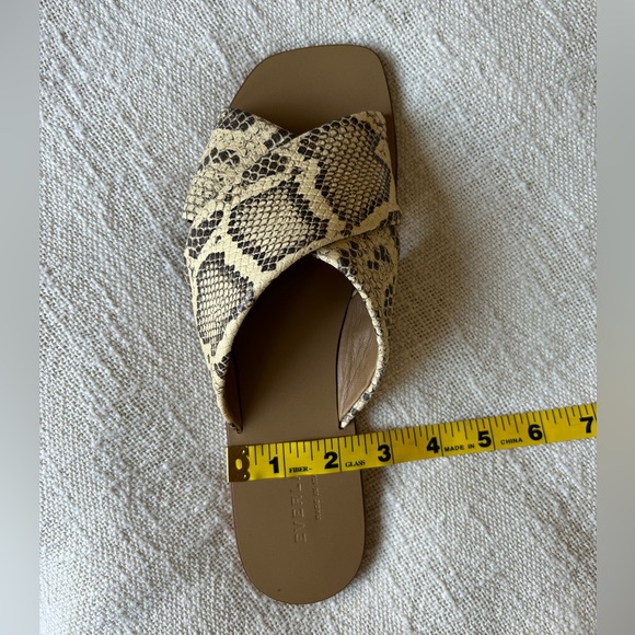 Everlane Nude Snakeskin Print Leather Crossover Sandals - Picture 10 of 10
